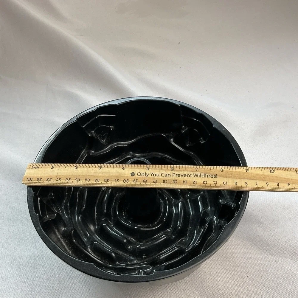 Nordic Ware Rose Cast Bundt Pan, 10 Cup,  Cake Birthday Mother's Day Floral